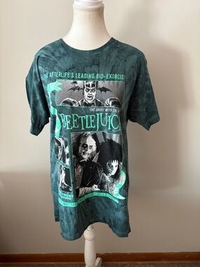 Beetlejuice Graphic Tee in Dark Tie Dye Teal. Size Medium